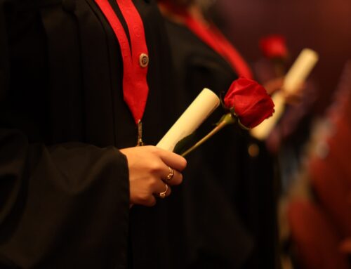 Nuevos profesionales egresan de la UFT en la graduación de la Promoción LIX